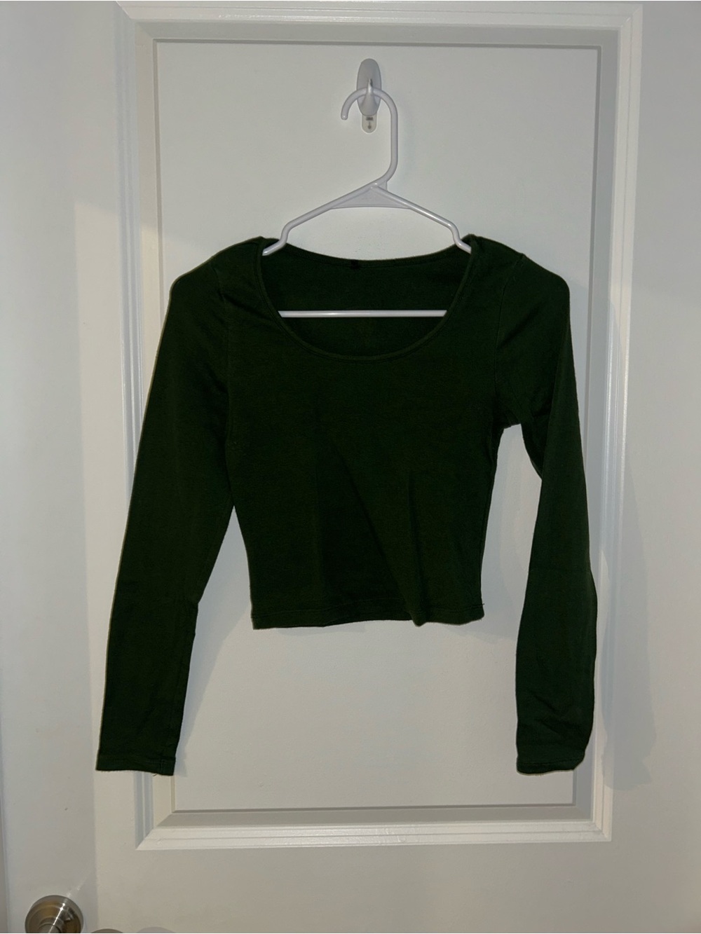 Classic Scoop Neck Long Sleeve Crop Top - Dark Green